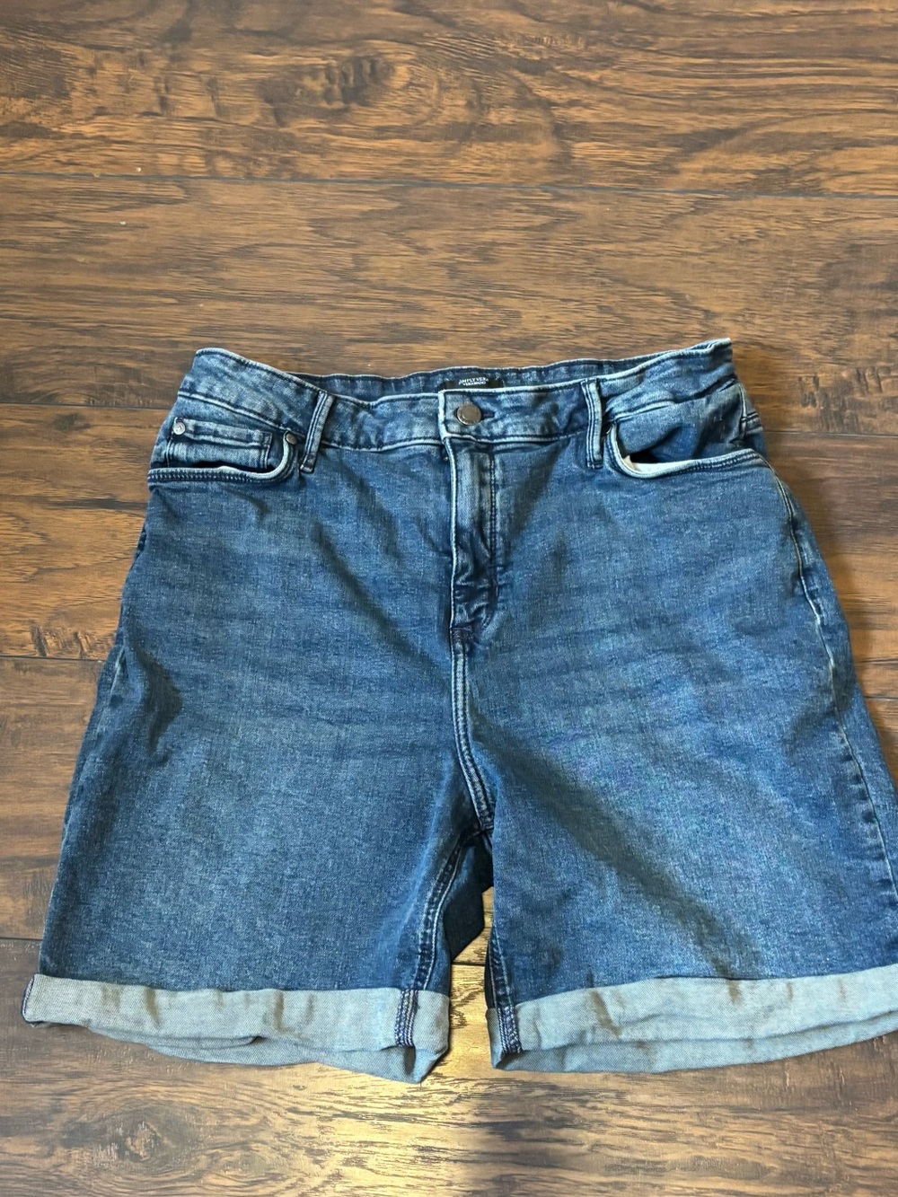 Vera Wang Medium Blue Rolled Cuff Denim Shorts size 12